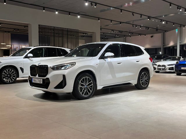 BMW iX1 2024