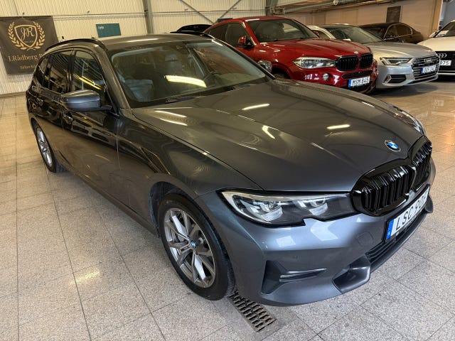 BMW 330e 2021