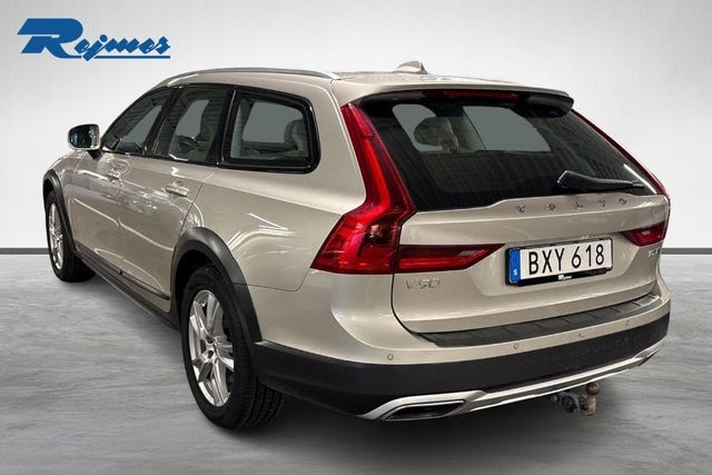 Volvo V90 Cross Country 2018 – bild 2