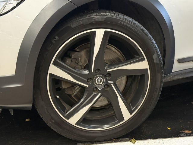 Volvo V90 Cross Country 2019 – bild 2