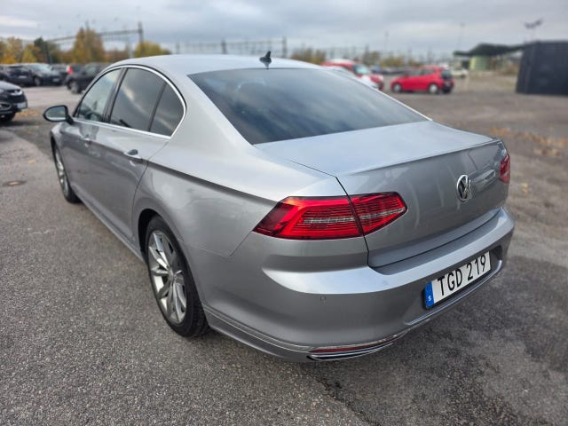 Volkswagen Passat 2018 – bild 2