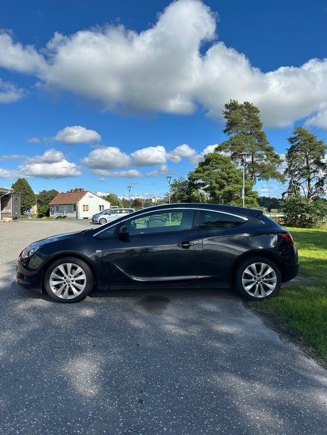 Opel Astra 2012