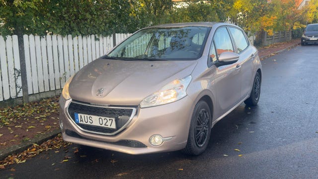 Peugeot 208 2013