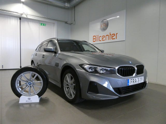 BMW 330e 2024