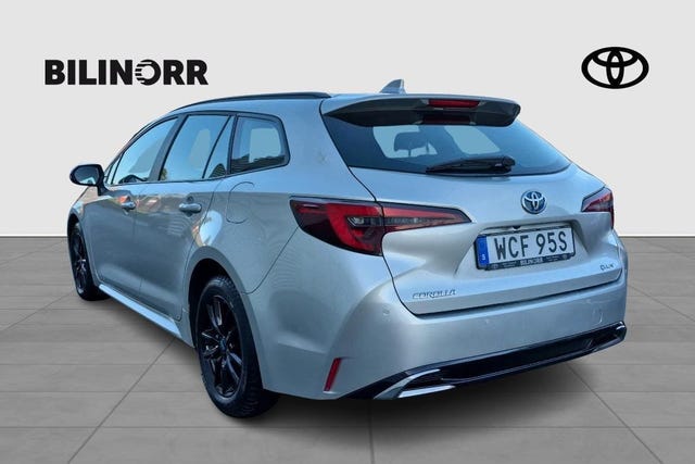 Toyota Corolla 2025 – bild 2