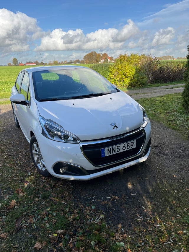 Peugeot 208 2016