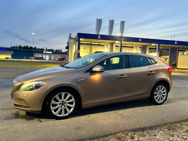 Volvo V40 2013 – bild 2