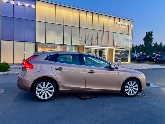 Volvo V40 2013