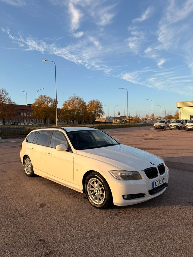 BMW 318d 2011 – bild 2