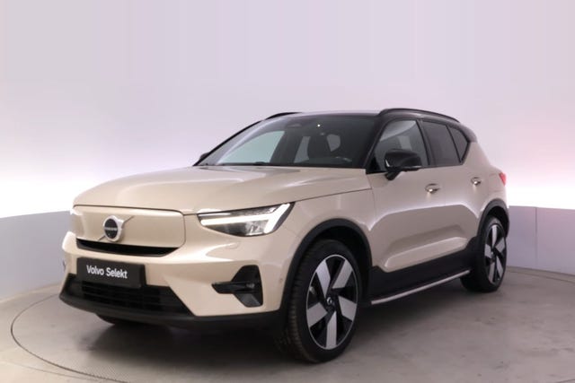 Volvo EX40 2025