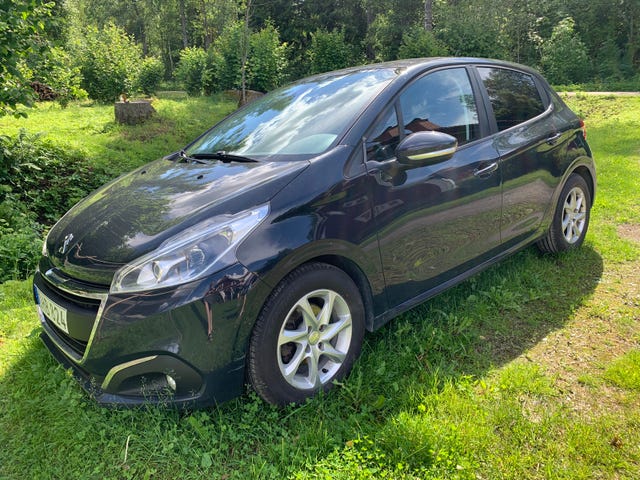 Peugeot 208 2016
