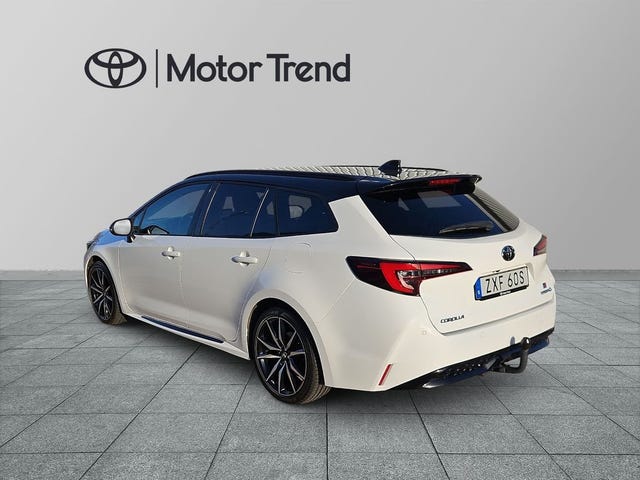 Toyota Corolla 2023 – bild 3