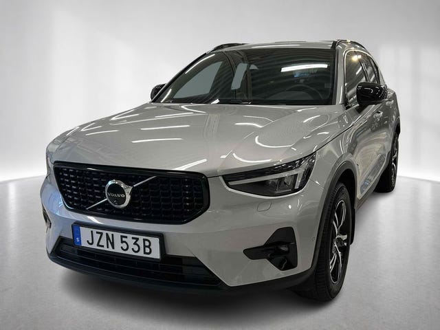 Volvo XC40 2025
