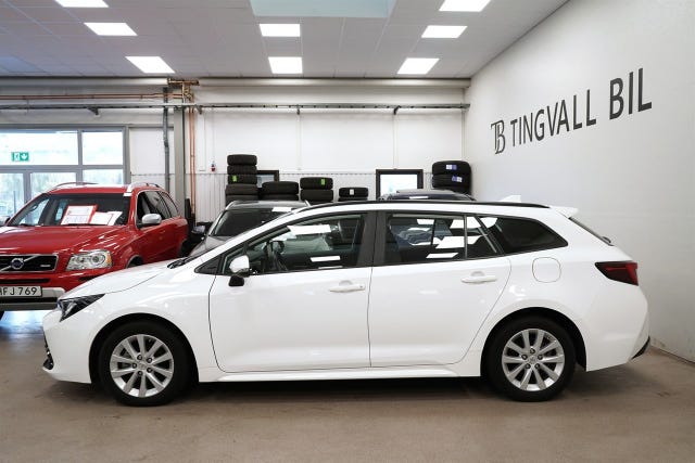 Toyota Corolla 2024 – bild 2