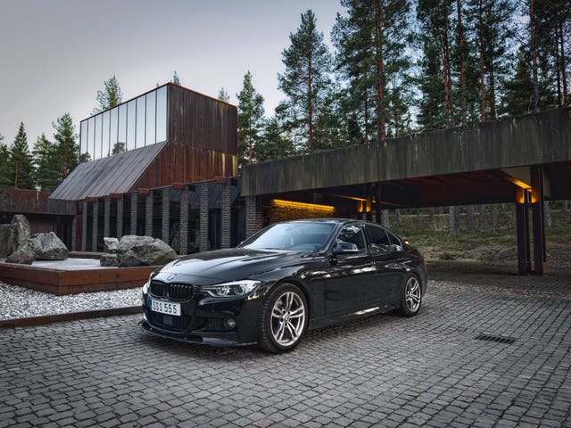 BMW 330e 2016