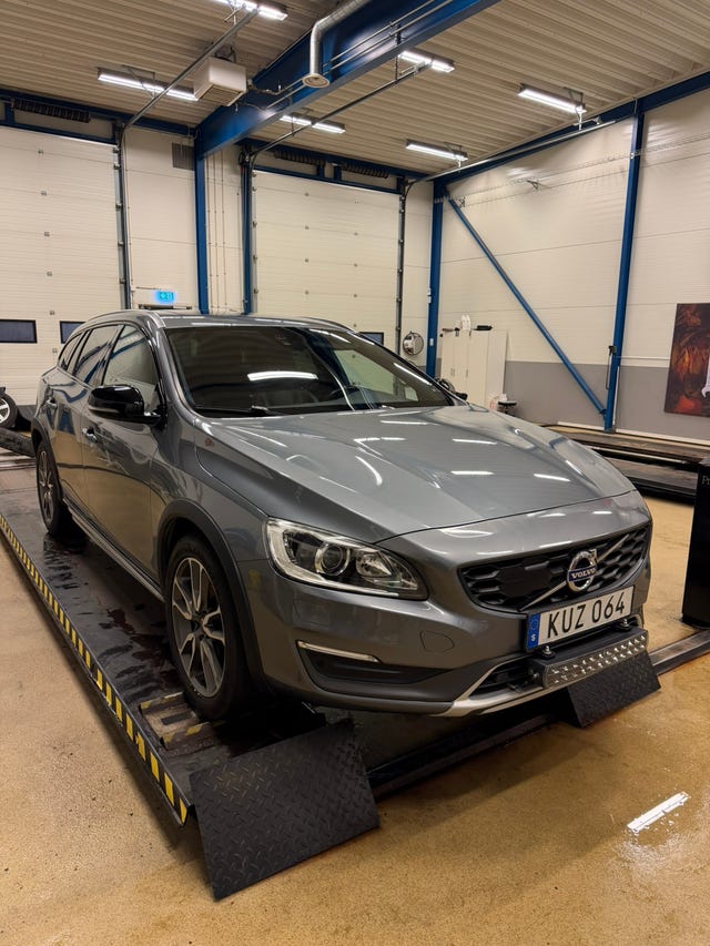 Volvo V60 Cross Country 2016