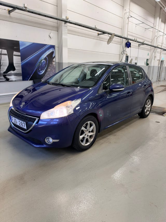 Peugeot 208 2013