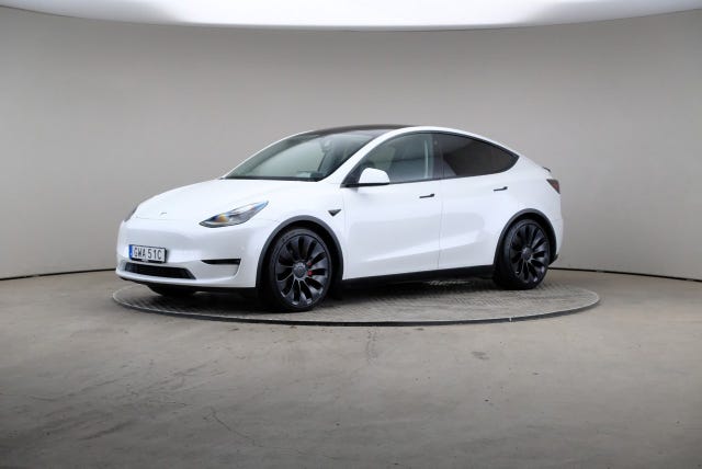 Tesla Model Y 2024