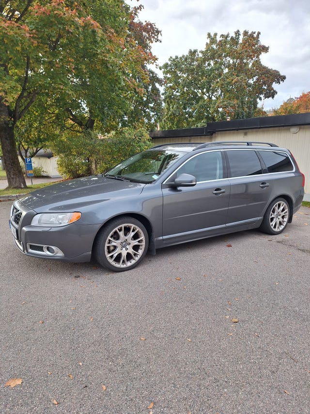 Volvo V70 2012