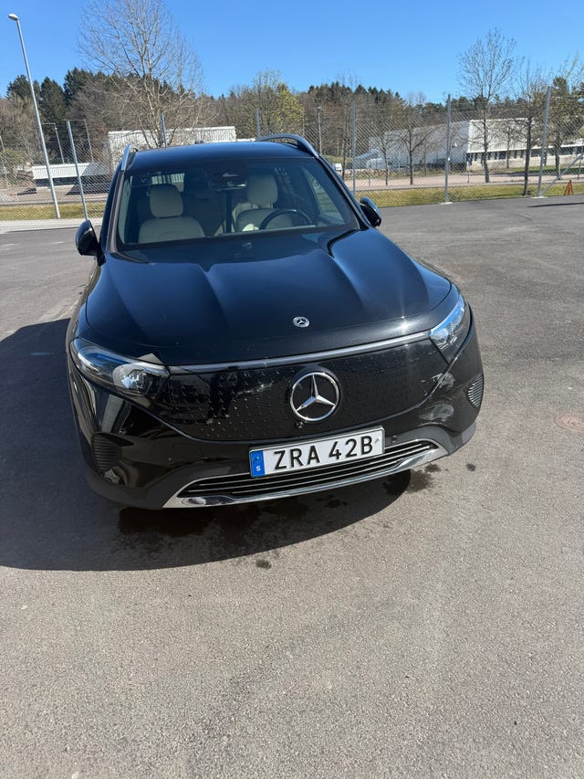 Mercedes-Benz EQB 250+ 2024