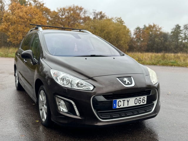 Peugeot 308 SW 2012