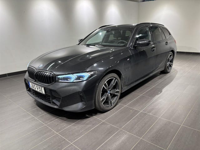 BMW 330e 2024