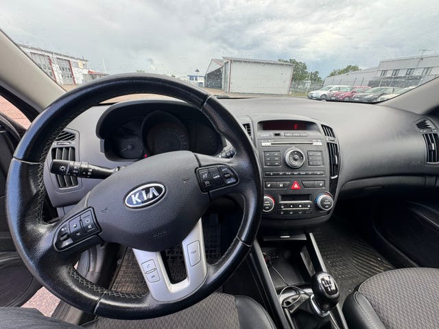 Kia Ceed 2012 – bild 2