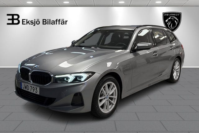 BMW 330e 2024