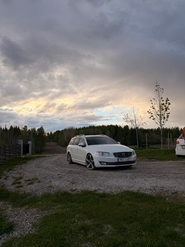 Volvo V70 2015