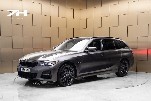 BMW 330e 2022