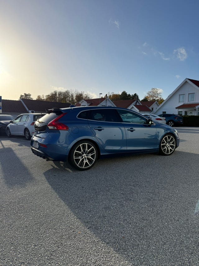 Volvo V40 2018