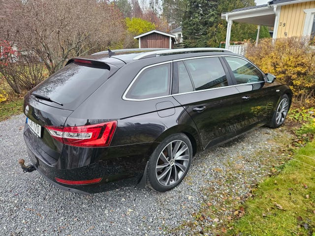 Skoda Superb 2017 – bild 2