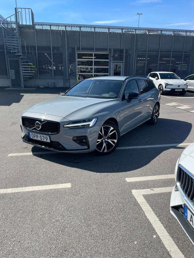 Volvo V60 2024