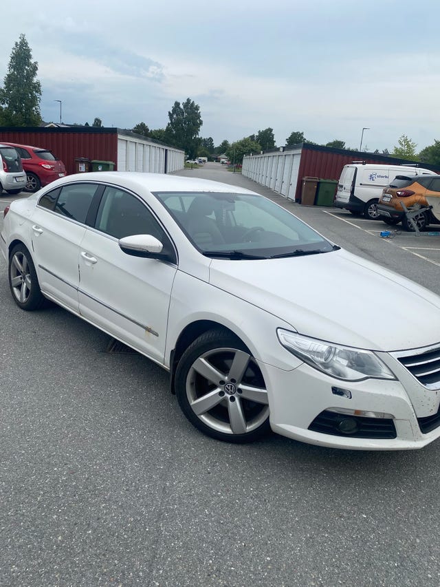 Volkswagen Passat CC 2011