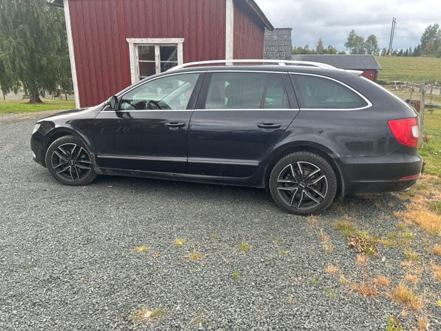 Skoda Superb 2012