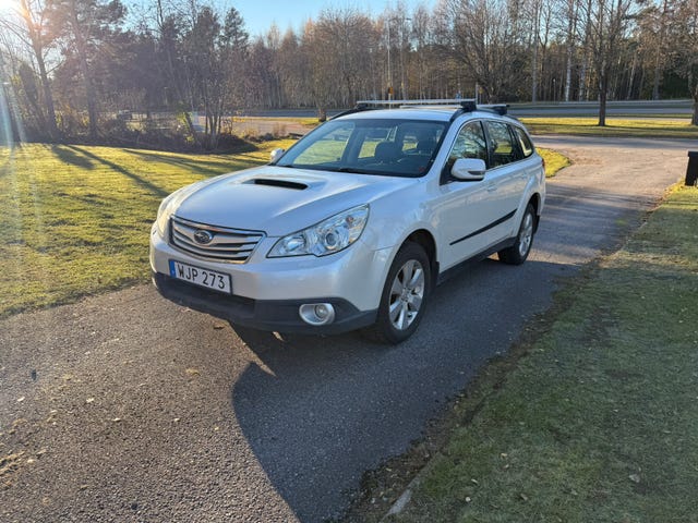 Subaru Outback 2011