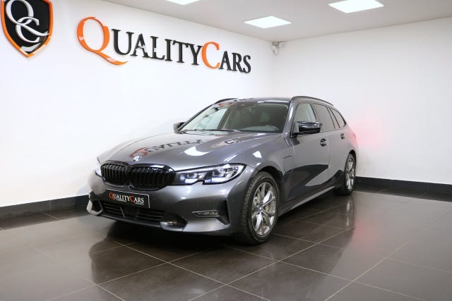 BMW 330e 2021