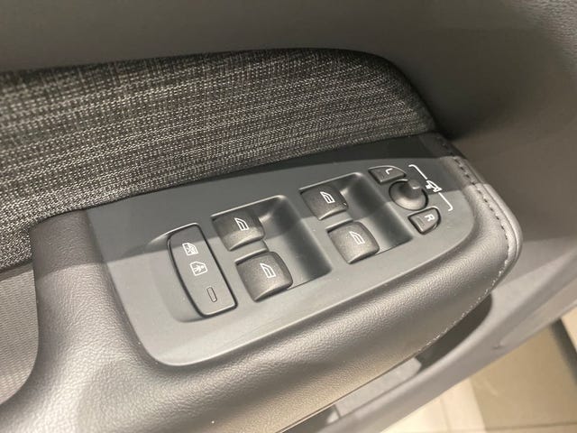 Volvo XC60 2025 – bild 3