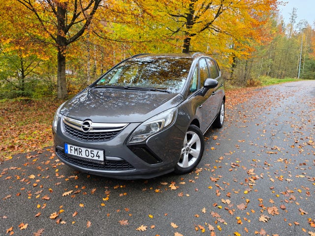 Opel Zafira Tourer 2015