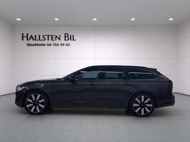 Volvo V90 2024