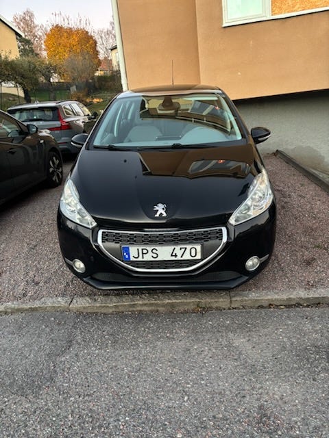 Peugeot 208 2012