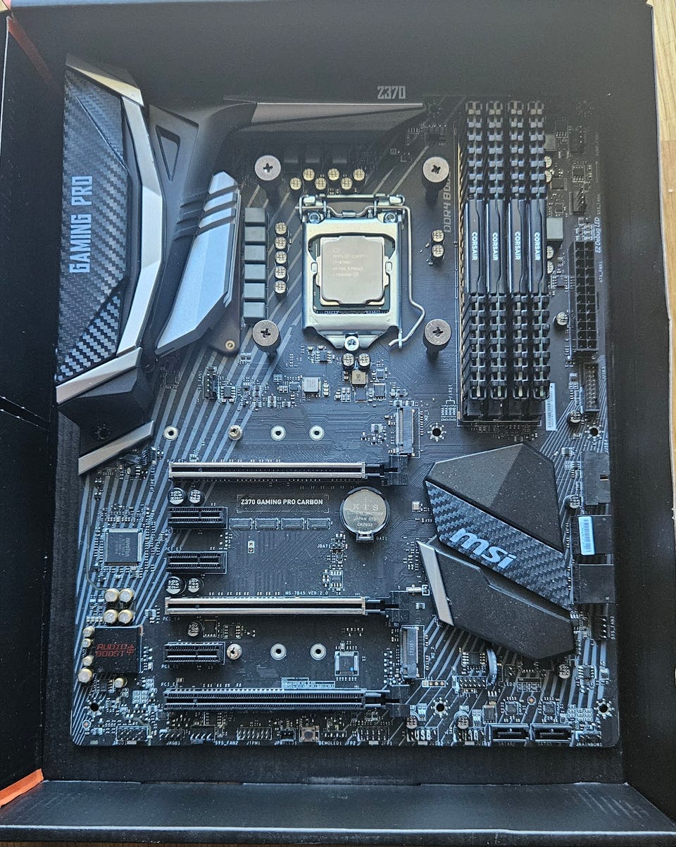 i7 8700k, Z370 gaming pro, DDR4 32GB 3000MHz, H105 240mm AIO