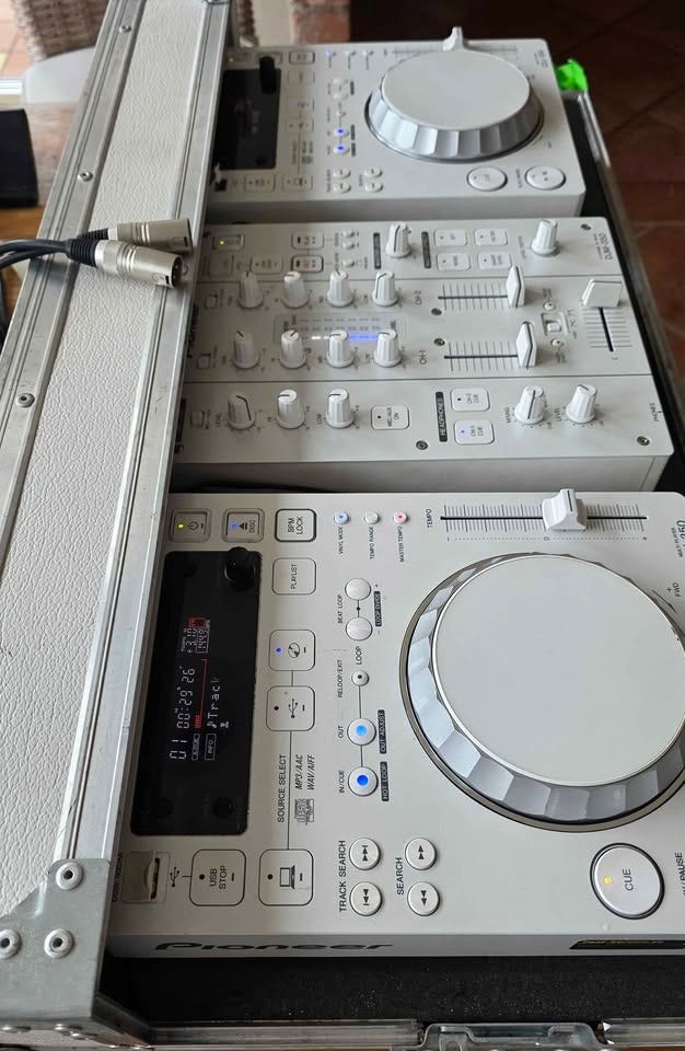Komplett Pioneer DJ-set – 2× CDJ-350 + DJM-350 + flightcase | Blocket