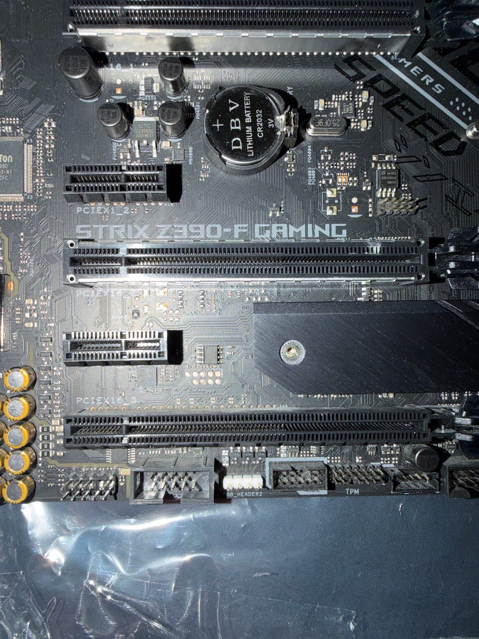 Asus ROG Strix Z390-F Gaming moderkort/ Intel I7 9700kf | Blocket