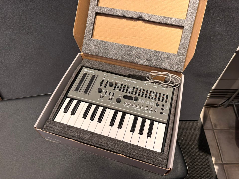 Roland SH-01A + K-25M | Blocket