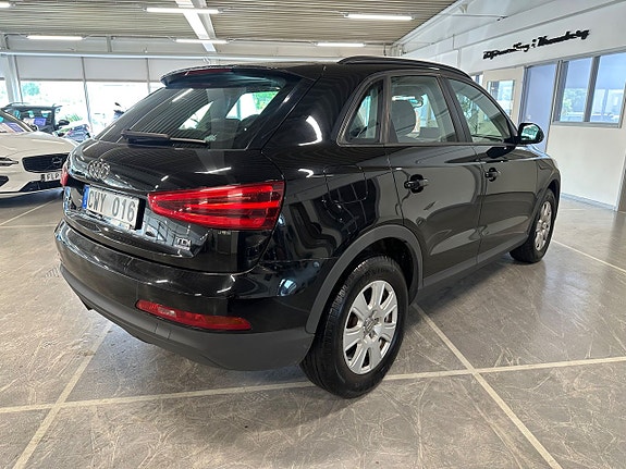 Audi Q3 3 of 5