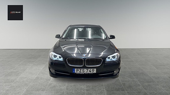 BMW 520 2 of 5