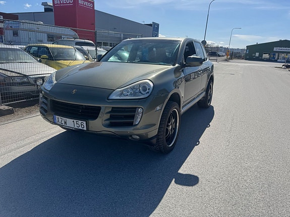 Porsche Cayenne 6 of 24