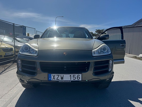 Porsche Cayenne 23 of 24