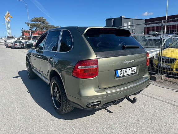 Porsche Cayenne 17 of 24